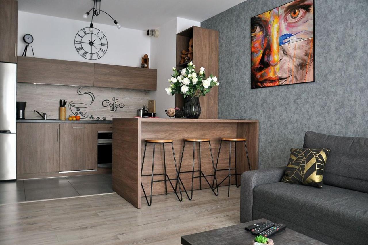 Q Apart Gold- Klimatyzowany 3 Pokojowy Apartament Przy Manufakturze Z Garazem Gratis, Fv Łódź Esterno foto