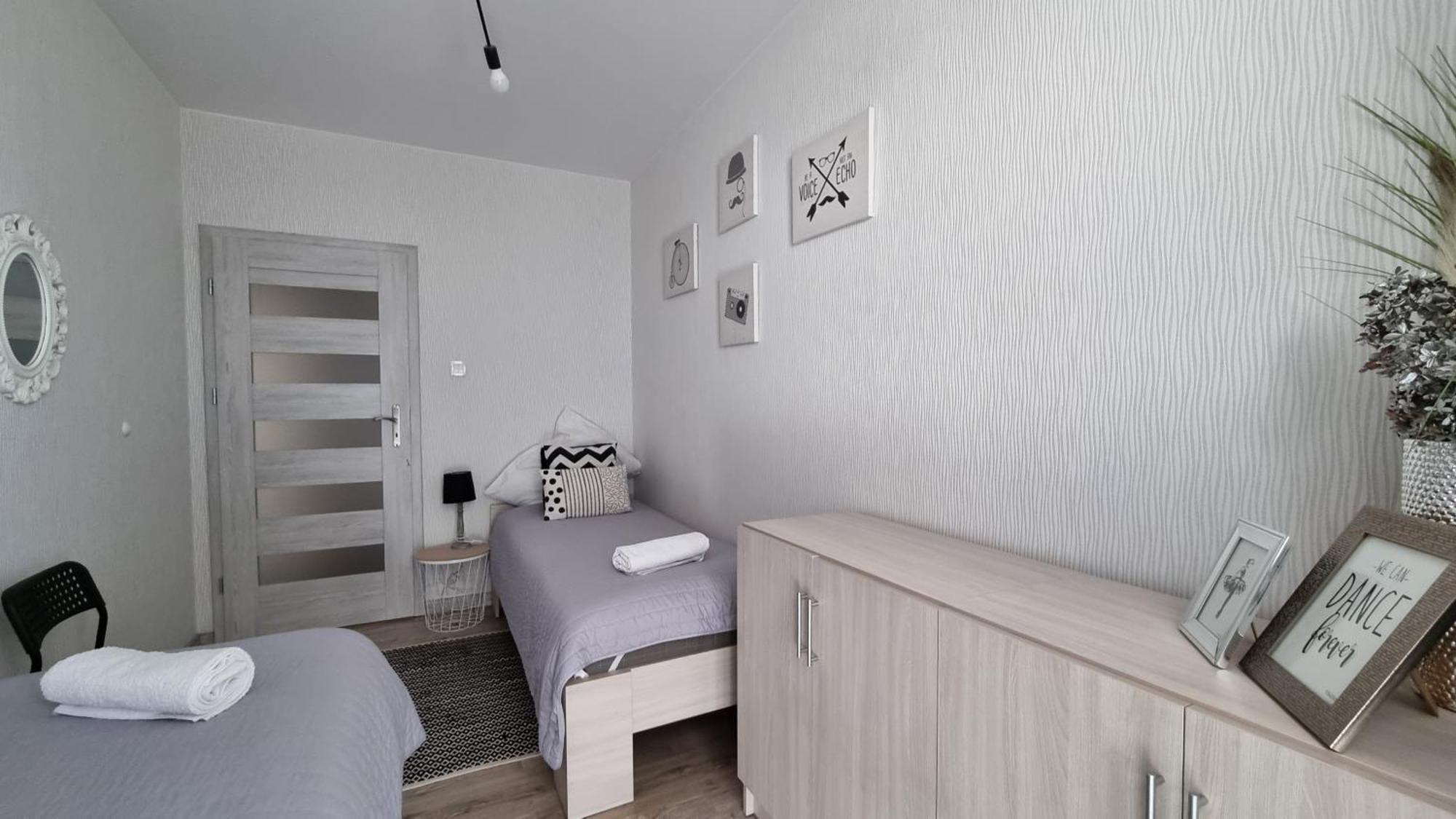 Q Apart Gold-Trzy Pokoje, Manufaktura, Klimatyzacja I Garaz Gratis, Tv Max, Fv, Gwarancja Zadowolenia Łódź Esterno foto